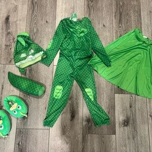 Pj masks Gekko costume and  shoe bundle. Size 3t-4t